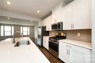 1736 Town Oak Ln, Charlotte, NC 28205 - Photo 3
