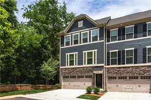 1736 Town Oak Ln, Charlotte, NC 28205 - Photo 1