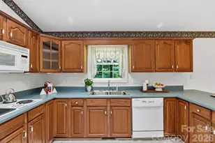 27 Red Maple Dr, Weaverville, NC 28787 - Photo 3