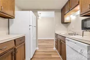 6927 Stonington Ln, Charlotte, NC 28227 - Photo 5