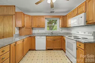 12 Webster St, Weaverville, NC 28787 - Photo 17