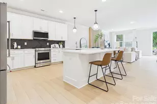 2641 Ravencroft Dr, Charlotte, NC 28208 - Photo 5