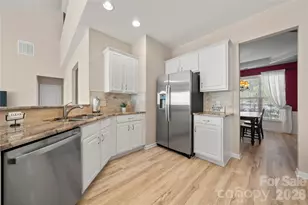 9313 Linden Tree Ln, Charlotte, NC 28277 - Photo 11