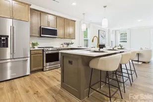 2645 Ravencroft Dr, Charlotte, NC 28208 - Photo 5