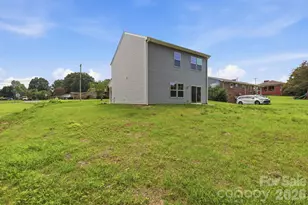2604 Greencrest Ln, Statesville, NC 28677 - Photo 27