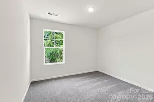 2604 Greencrest Ln, Statesville, NC 28677 - Photo 23