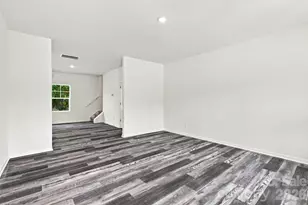 2604 Greencrest Ln, Statesville, NC 28677 - Photo 5