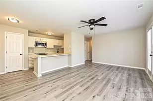 6156 Meadow Rose Ln, Charlotte, NC 28215 - Photo 7