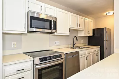 6156 Meadow Rose Lane, Charlotte, NC 28215 - Photo 9