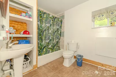 615 Oak Avenue, Spruce Pine, NC 28777 - Photo 23