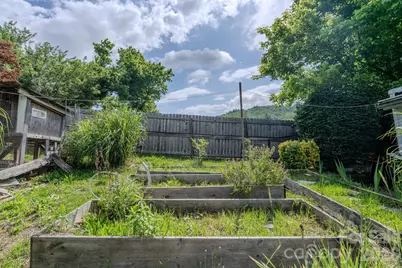 615 Oak Avenue, Spruce Pine, NC 28777 - Photo 11