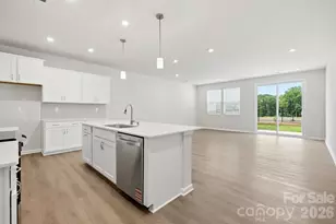 1304 Vibrant Rd, Charlotte, NC 28215 - Photo 5