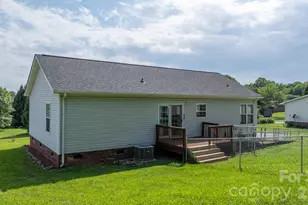 952 Eastern Ridge Dr, Newton, NC 28658 - Photo 37