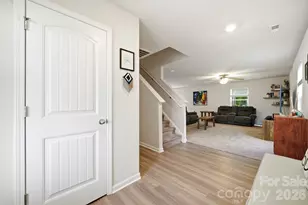 565 Hawley St, Charlotte, NC 28214 - Photo 5