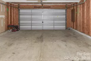 11927 Cheviott Hill Ln, Charlotte, NC 28213 - Photo 23
