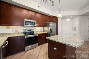 4620 Piedmont Row Dr, Charlotte, NC 28210 - Photo 3