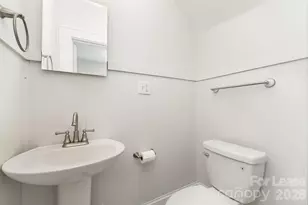 2110 Dartmouth Pl, Charlotte, NC 28207 - Photo 11