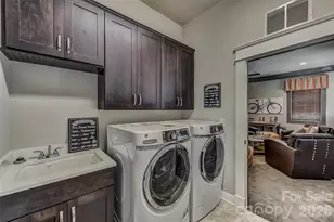 752 Lynderhill Ln, Matthews, NC 28105 - Photo 11