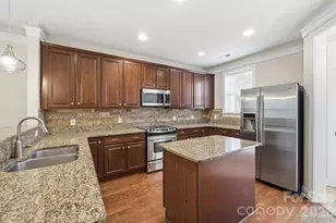 717 E 8th St, Charlotte, NC 28202 - Photo 11