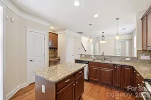 717 E 8th St, Charlotte, NC 28202 - Photo 13