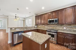 717 E 8th St, Charlotte, NC 28202 - Photo 9