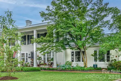 832 4th Avenue W, Hendersonville, NC 28739 - Photo 1