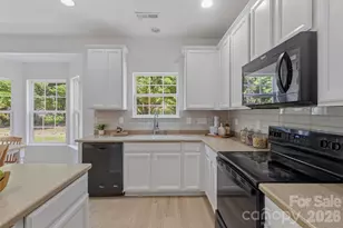 2700 Piersland Drive, Matthews, NC 28104 - Photo 23