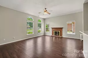 7925 Turquoise Dr, Charlotte, NC 28215 - Photo 5