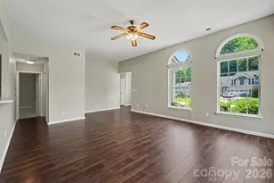 7925 Turquoise Dr, Charlotte, NC 28215 - Photo 3