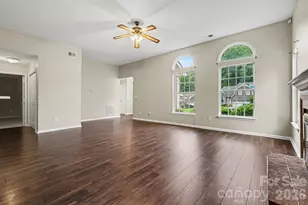 7925 Turquoise Dr, Charlotte, NC 28215 - Photo 7