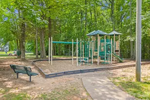 8244 Carob Tree Ln, Charlotte, NC 28215 - Photo 25