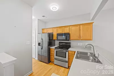 8244 Carob Tree Lane, Charlotte, NC 28215 - Photo 5