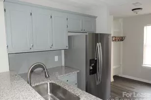 9252 Kings Canyon Dr, Charlotte, NC 28210 - Photo 11
