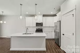 9521 Munsing Dr, Charlotte, NC 28269 - Photo 9