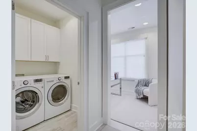 335 E Tremont Avenue, Charlotte, NC 28203 - Photo 17