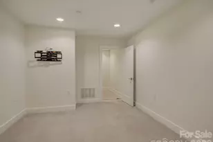 335 E Tremont Ave, Charlotte, NC 28203 - Photo 37
