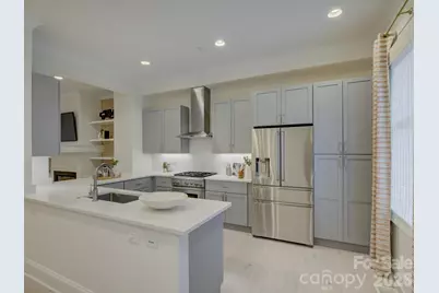 335 E Tremont Avenue, Charlotte, NC 28203 - Photo 9