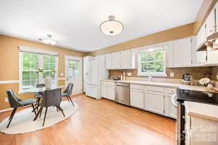 11833 Post Ridge Ct, Charlotte, NC 28226 - Photo 9