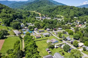 40 Avery St, Waynesville, NC 28786 - Photo 7