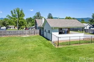 40 Avery St, Waynesville, NC 28786 - Photo 11