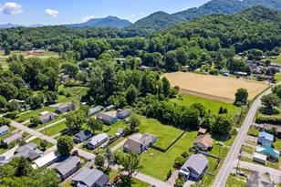 40 Avery St, Waynesville, NC 28786 - Photo 9