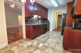 1700 Sassafras Ln, Newton, NC 28658 - Photo 9