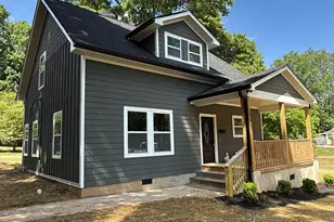 209 E Dixon St, Lincolnton, NC 28092 - Photo 1