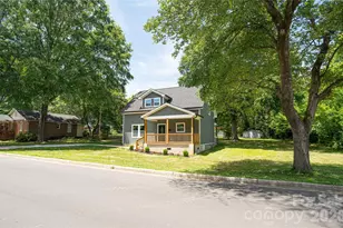 209 E Dixon St, Lincolnton, NC 28092 - Photo 1