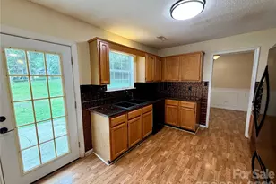 8004 Glencannon Dr, Charlotte, NC 28227 - Photo 9