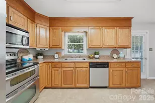 1948 Twin Ponds Dr, Hickory, NC 28602 - Photo 13