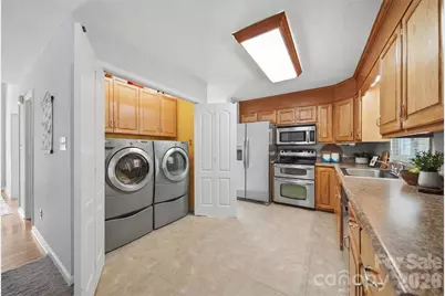 1948 Twin Ponds Drive, Hickory, NC 28602 - Photo 11