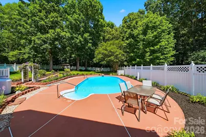 1948 Twin Ponds Drive, Hickory, NC 28602 - Photo 3