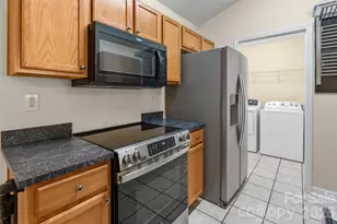1303 Long Grass Ct, Charlotte, NC 28216 - Photo 13