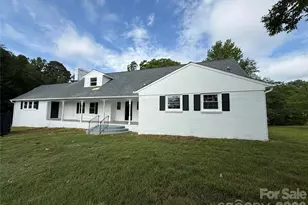 2705 Robinson Rd, Newton, NC 28658 - Photo 1